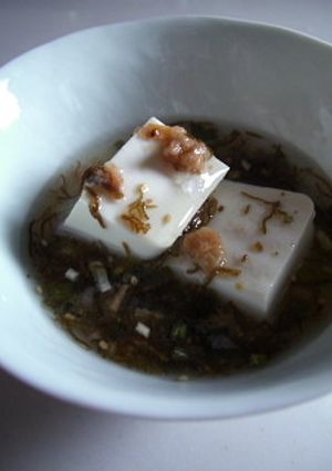 冷しぶっかけご飯の素で冷や奴梅もずくのせ-レシピのメイン写真