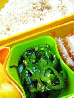 お弁当にあと一品♪ピーマンの塩昆布和え-レシピのメイン写真