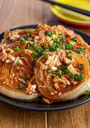 薬味ソースが絶品♡焼き新玉♡サラダ-レシピのメイン写真