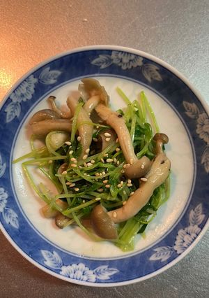 豆苗としめじバター炒め-レシピのメイン写真