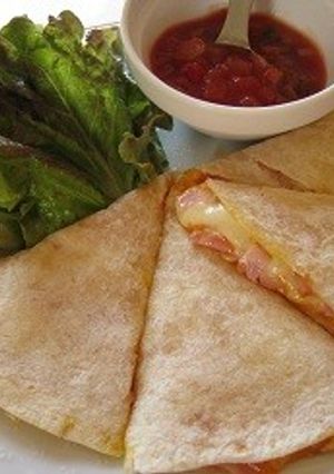 チーズとベーコンのケサディーヤ-レシピのメイン写真