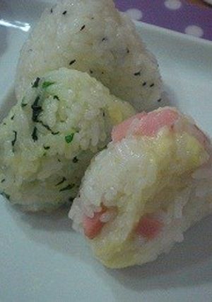 QBBチーズとホウレンソウのおにぎり-レシピのメイン写真