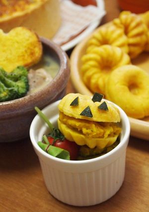 ハロウィン♪甘くないかぼちゃ焼きドーナツ-レシピのメイン写真
