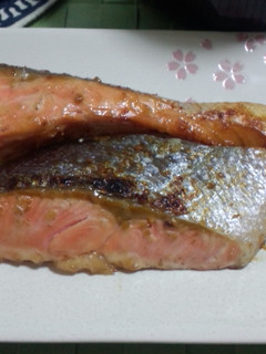 簡単!鮭の胡麻ドレ焼き-レシピのメイン写真