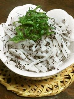 お弁当にも♪大根のゆかり和え-レシピのメイン写真