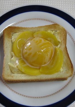 黄桃とプリン で 食パンペストリー-レシピのメイン写真