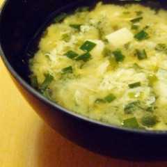A picture of 美味しいと好評!ニラと卵のお味噌汁.