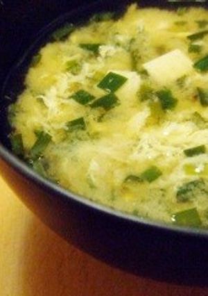 美味しいと好評！ニラと卵のお味噌汁-レシピのメイン写真