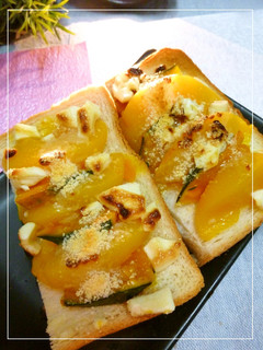 黄桃と南瓜の白チョコ×チーズトースト-レシピのメイン写真