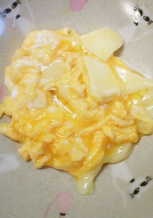 チーズinスクランブルエッグ-レシピのメイン写真