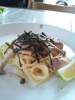 サーモンのパスタ、レモンを添えて-レシピのメイン写真