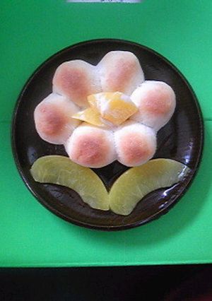 フルーツ缶詰のお花パン-レシピのメイン写真