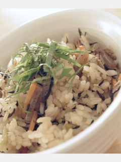 ひじきの煮物でひじき炊き込みご飯♪-レシピのメイン写真
