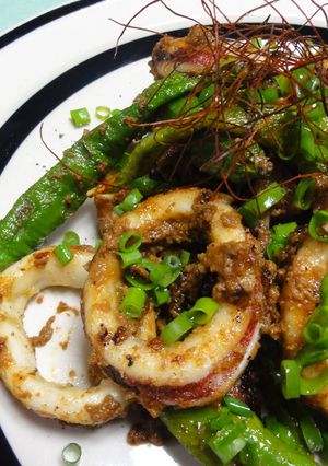 イカとシシトウのわた焼き～大人味！-レシピのメイン写真