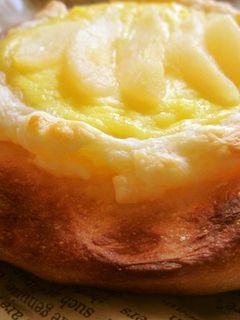 ふるぱん作ろ♪洋梨deクリームパン☆+゜-レシピのメイン写真