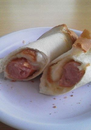 耳までパクリ！食パンでソーセージロール-レシピのメイン写真