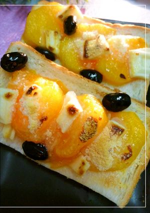柿と黒豆と白チョコのトースト-レシピのメイン写真