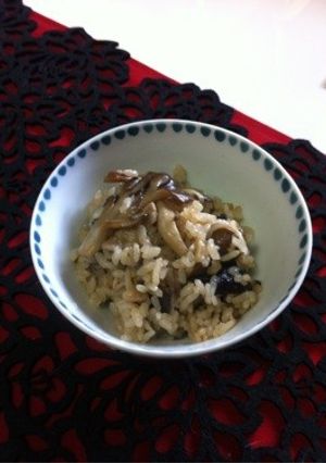 キノコばっかり濃い味炊き込みご飯-レシピのメイン写真