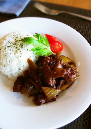 簡単☆牛すじとセロリの赤ワイン煮込み-レシピのメイン写真