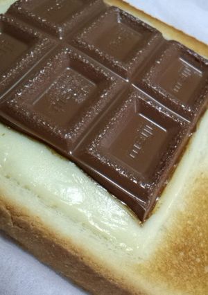 板ﾁｮｺのせて焼くだけ〜なﾄｰｽﾄ♪-レシピのメイン写真