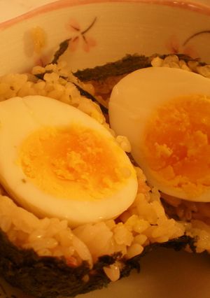 焼きそば味?ゆで卵にぎり☆-レシピのメイン写真