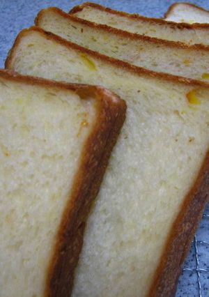 黄桃缶で食パン-レシピのメイン写真