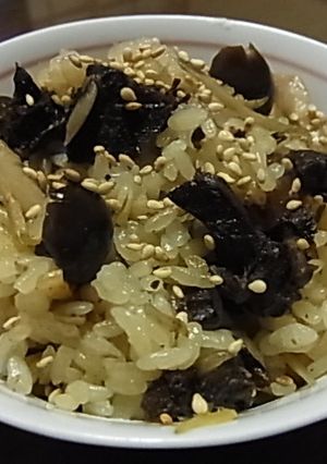 鯨大和煮入り！炊き込みごはん♪♪-レシピのメイン写真