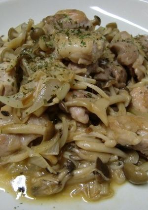 体力アップの鶏とキノコのにんにくバター煮-レシピのメイン写真
