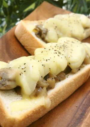 クリームきのこと桃チーズのふるぱん-レシピのメイン写真