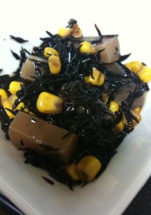 コーンとコンニャクのひじき煮-レシピのメイン写真