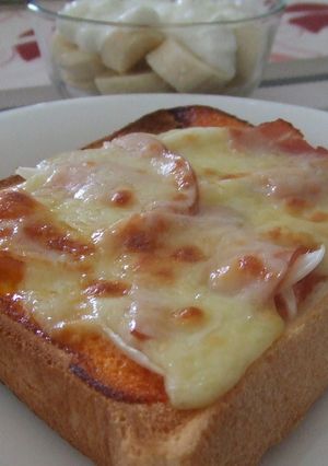 朝食におすすめ♪食パンで即席ピザ-レシピのメイン写真