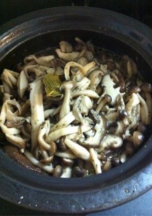 タジンで作るきのこのマリネ-レシピのメイン写真