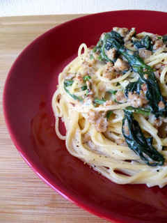鶏そぼろとほうれん草のクリームパスタ-レシピのメイン写真