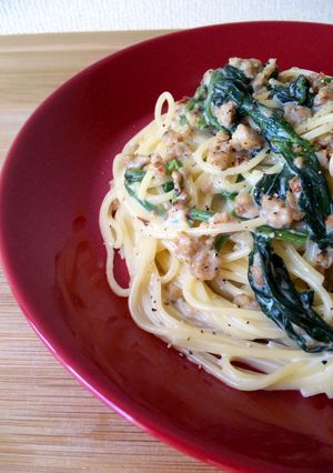 鶏そぼろとほうれん草のクリームパスタ-レシピのメイン写真