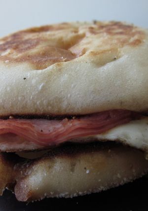 朝食にイングリッシュマフィン☆サンド-レシピのメイン写真