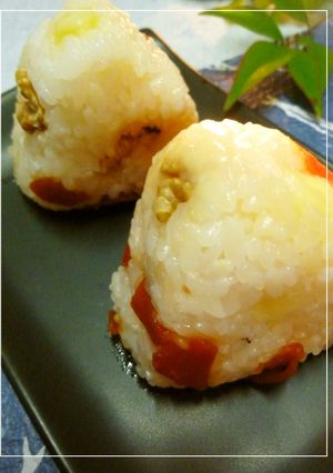 チーズと福神漬と胡桃のおにぎり-レシピのメイン写真