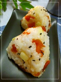 チーズと福神漬けとゴマ塩のおにぎり-レシピのメイン写真
