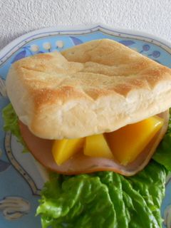 マンゴーでフルーツパン♪-レシピのメイン写真