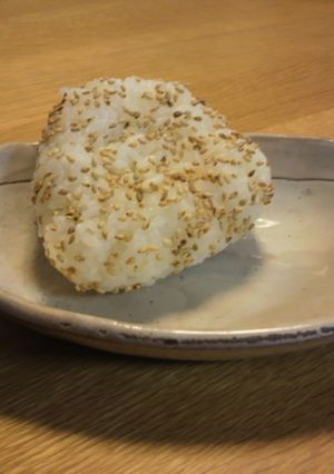 １口目から最後まで具が出てくる★おにぎり-レシピのメイン写真