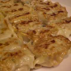 รูปของ 手が汚れない★餃子作り