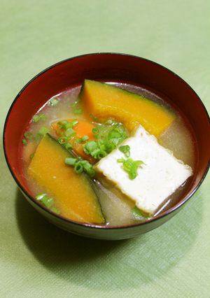 朝ごはんに!かぼちゃ人参厚揚げのみそ汁-レシピのメイン写真