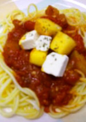完熟柿のトマトソースパスタ-レシピのメイン写真