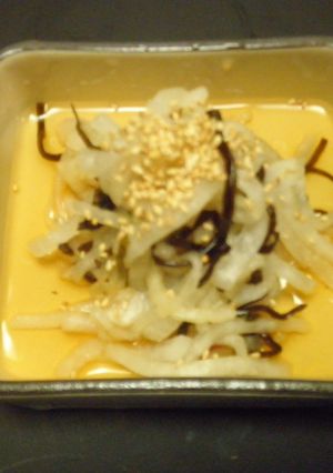 大根のピリ辛甘酢漬け・塩昆布入り-レシピのメイン写真