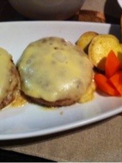 チーズハンバーグ(^з^)-☆-レシピのメイン写真