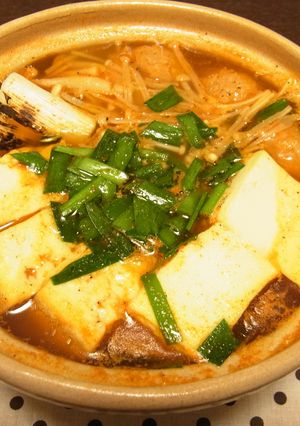お一人様用土鍋で韓国風湯豆腐。-レシピのメイン写真