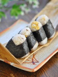 卵ウインナーのおにぎり♪天むす風☆-レシピのメイン写真