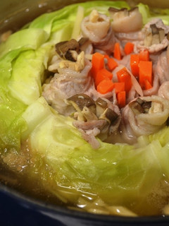 *丸ごとキャベツと豚肉のスープ仕立て*-レシピのメイン写真
