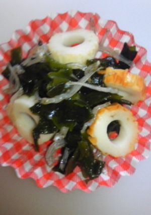 お弁当に！わかめと竹輪とじゃこあえ-レシピのメイン写真