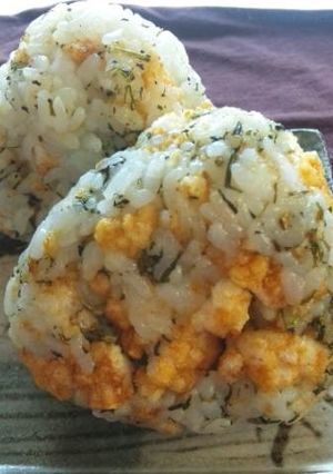 歌舞伎揚げと緑茶で大人おにぎり-レシピのメイン写真