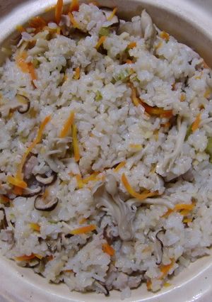 マイタケと鳥もも肉の炊きこみご飯-レシピのメイン写真